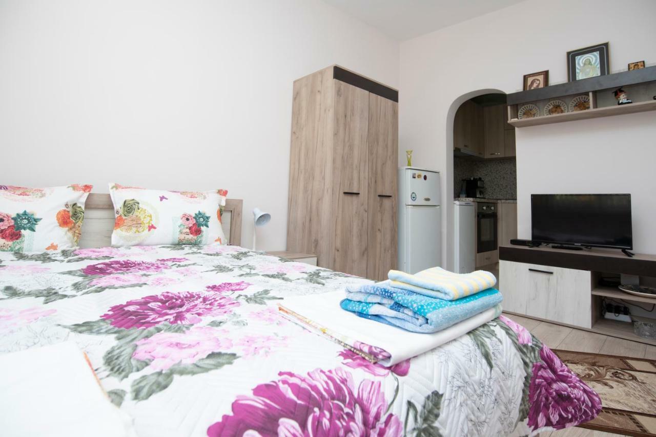 Lynn'S Oasis-Ocean Touch In Core Downtown Lejlighed Burgas City Eksteriør billede