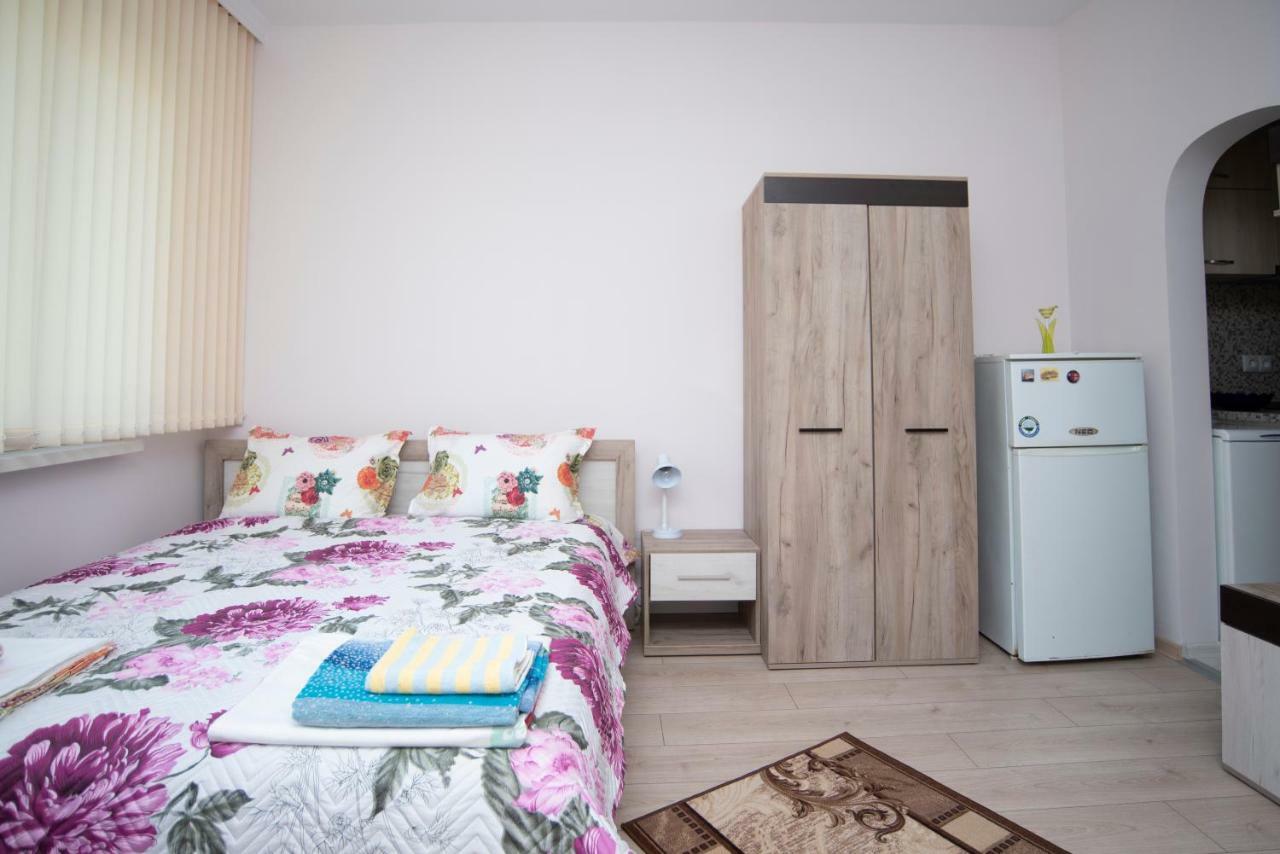 Lynn'S Oasis-Ocean Touch In Core Downtown Lejlighed Burgas City Eksteriør billede