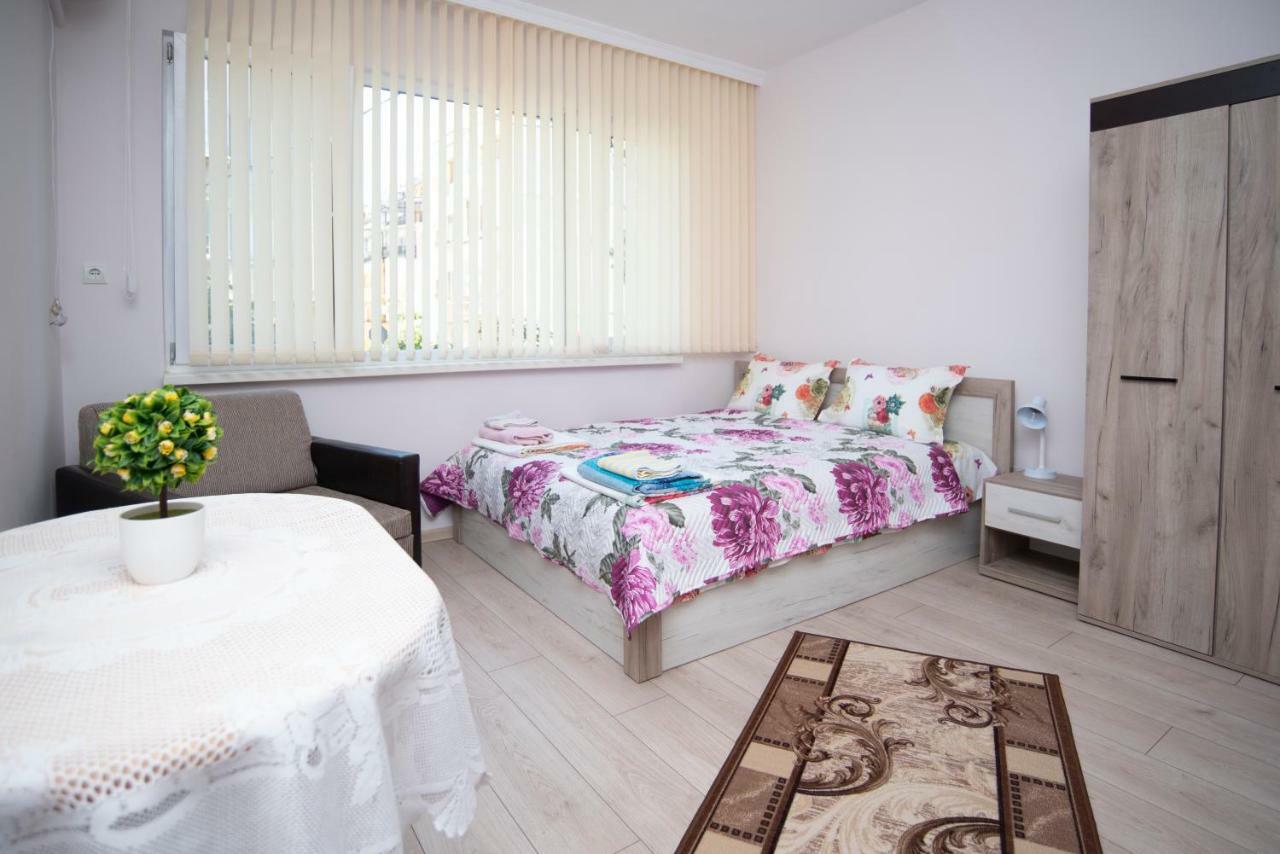 Lynn'S Oasis-Ocean Touch In Core Downtown Lejlighed Burgas City Eksteriør billede